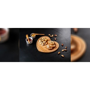 Kit para Petisco com Tábua Formato Coração Personalizado com Logo